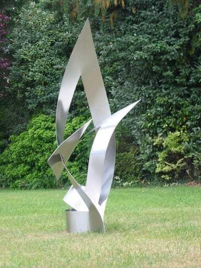 Times Arrow 1 (Abstract Painted Stainless Steel Garden statue/Sculptur