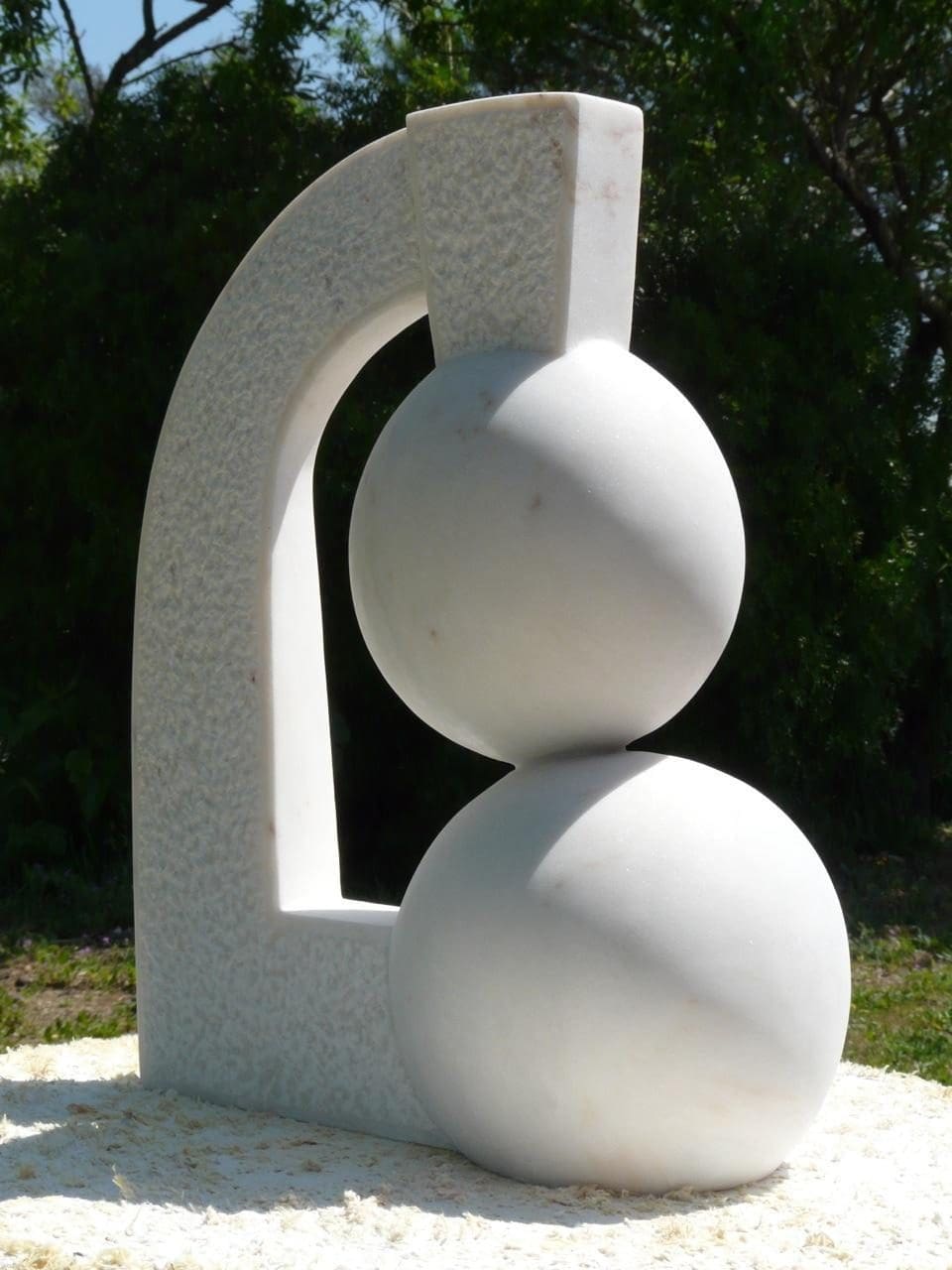 Kiss (Modern Abstract Carved marble Indoor statue)
