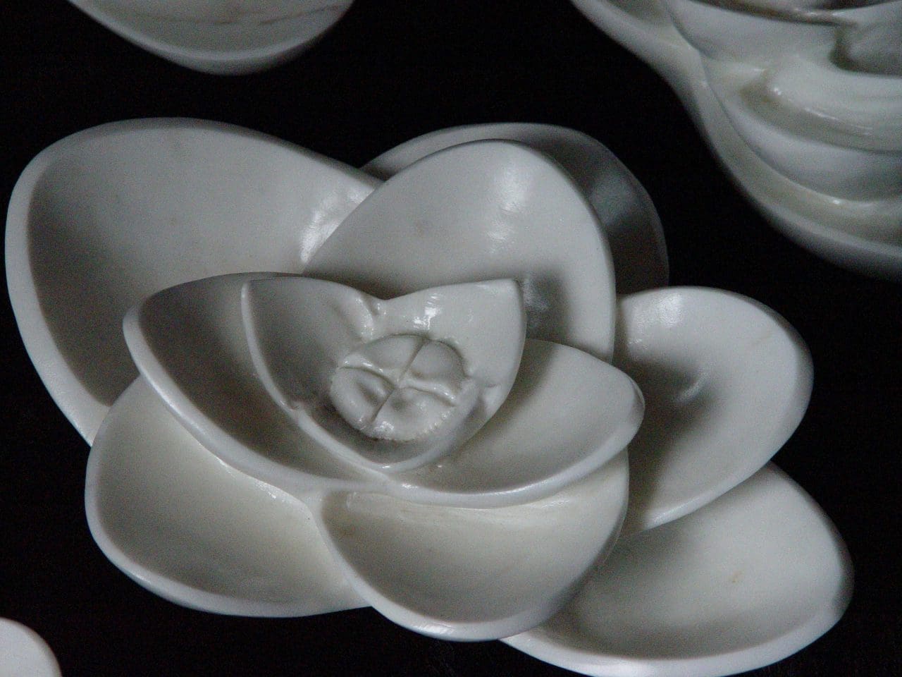 Zen Garden (Abstract Water Lilies/Lotus statue) - Image 4