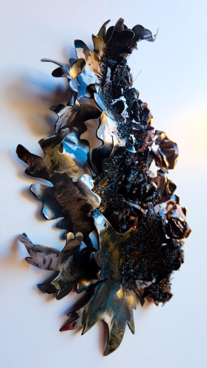 Emergent life (Entwined Foliage Wall Statue) - Image 3