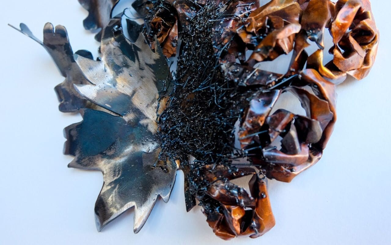 Emergent life (Entwined Foliage Wall Statue) - Image 4