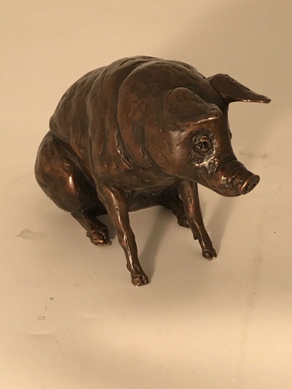 Bronze Seated Pig (Small Bronze Sitting Pig statue) - Image 2