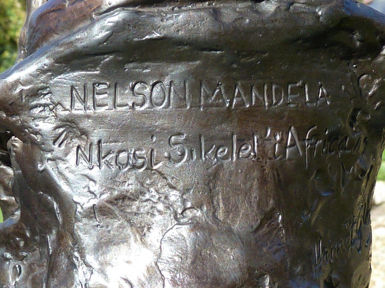 Nelson Mandela (Small Portrait Bronze Bust statue) - Image 4