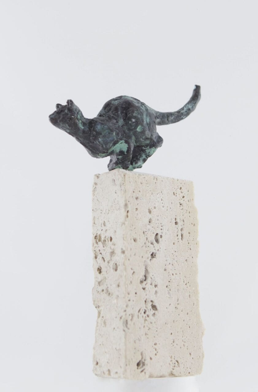 Cat about to Pounce (Bronze Leaping Feline statue) - Image 2