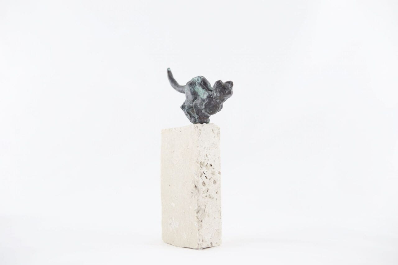 Cat about to Pounce (Bronze Leaping Feline statue) - Image 3