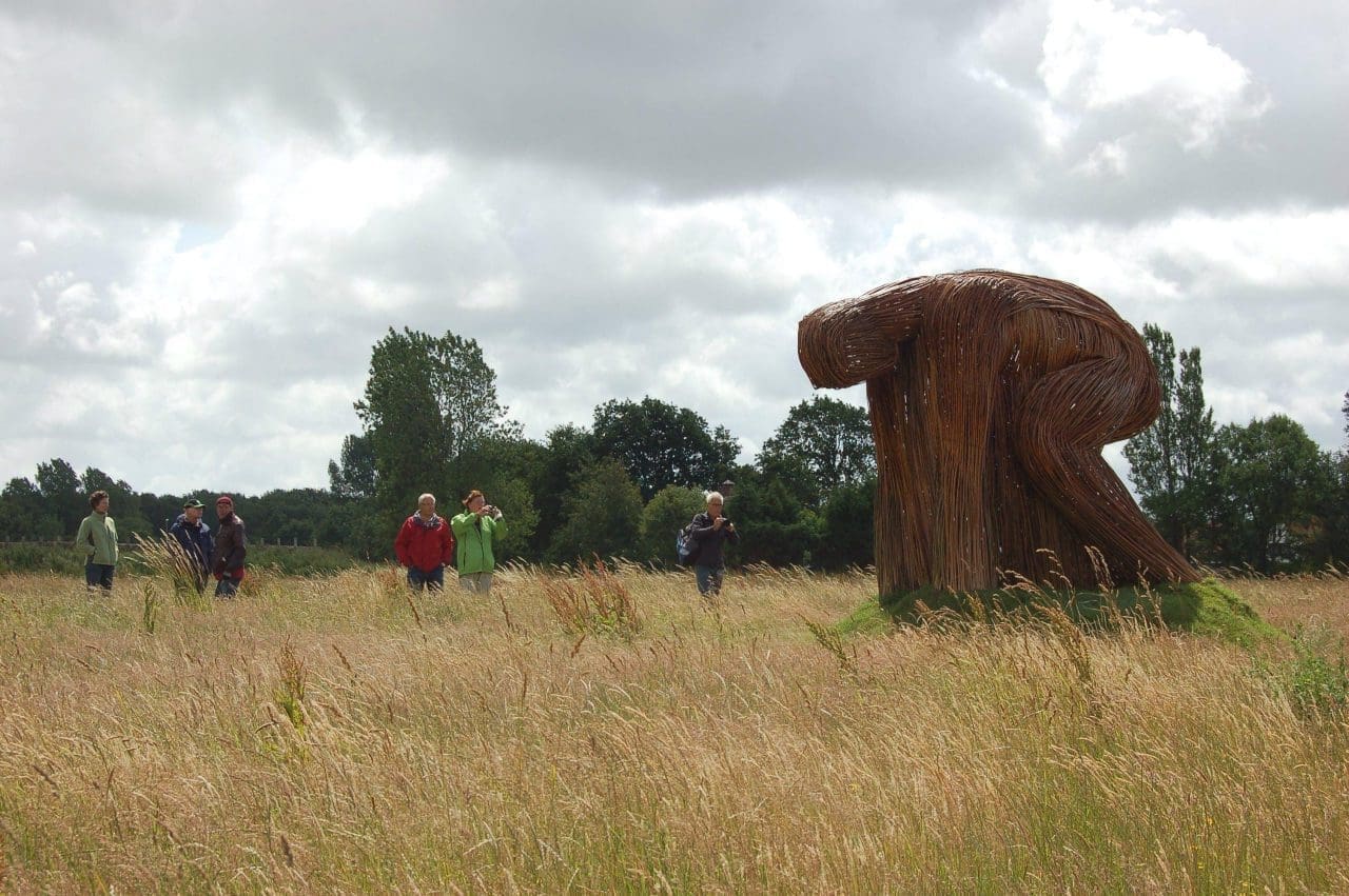 Willow Man (Giant Woven Willow Crouching Male statue) - Image 2