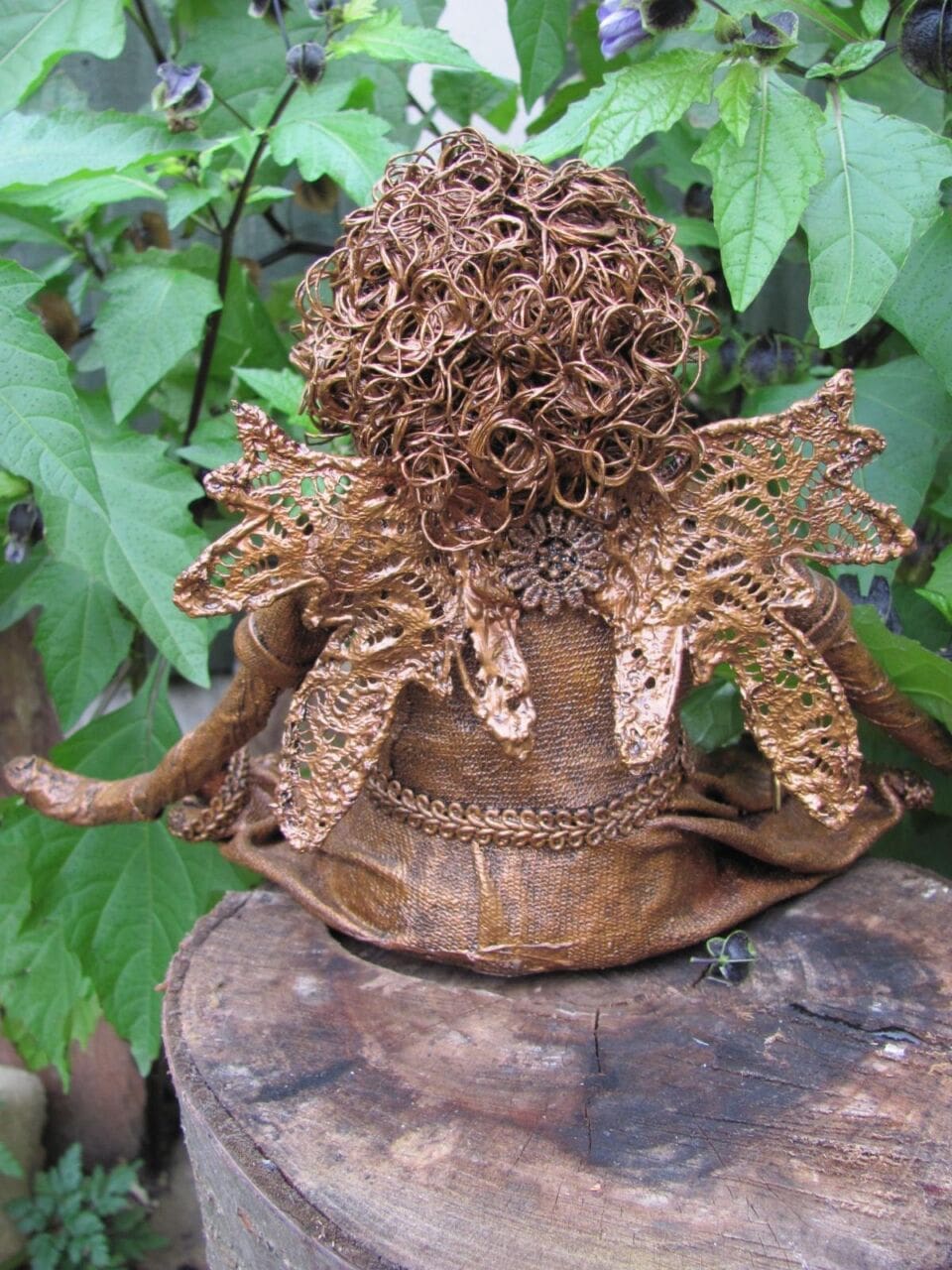 Hwor Sitting Faerie (Small Fairy Recyled Yard statue) - Image 3