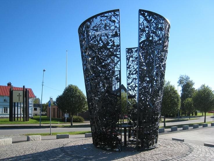 Bower (Large Abstract Objets Trouve Outdoor statues)