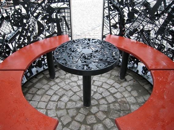 Bower (Large Abstract Objets Trouve Outdoor statues) - Image 2