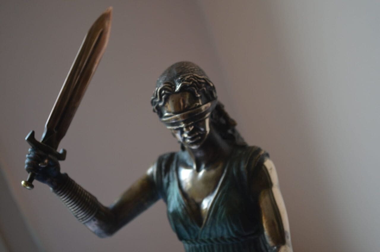 Themis (Small Bronze Scales of Justice sculpture) - Image 3