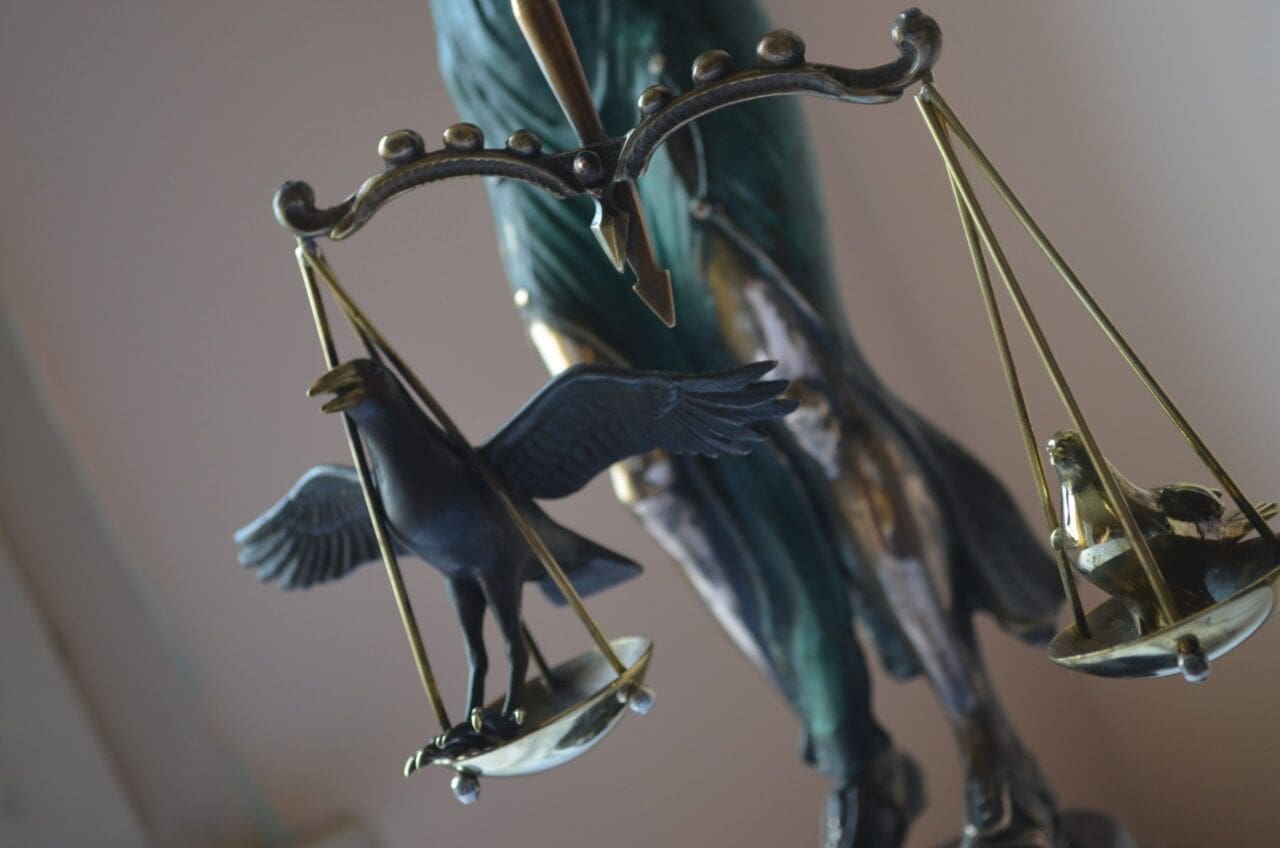 Themis (Small Bronze Scales of Justice sculpture) - Image 4