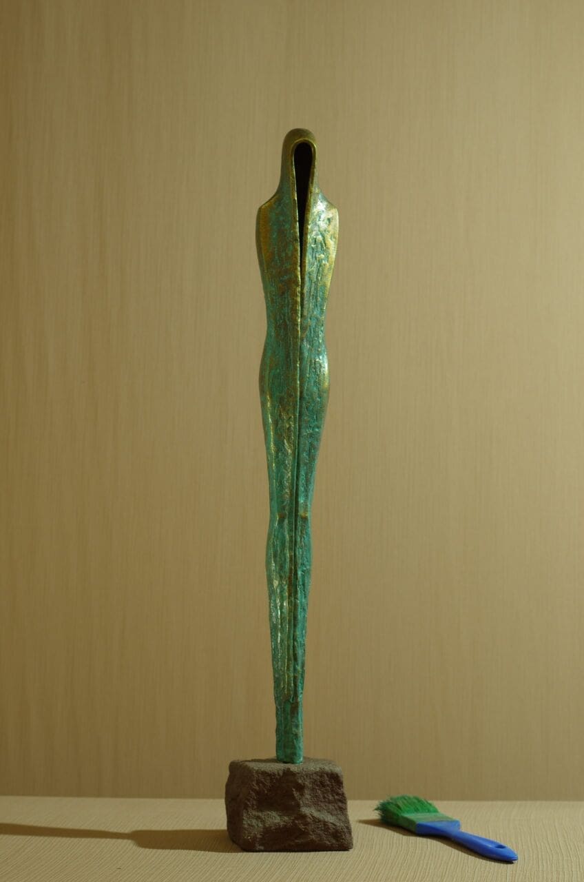 Angel (Little Contemporary Minimalist Bronze statue) - Image 2