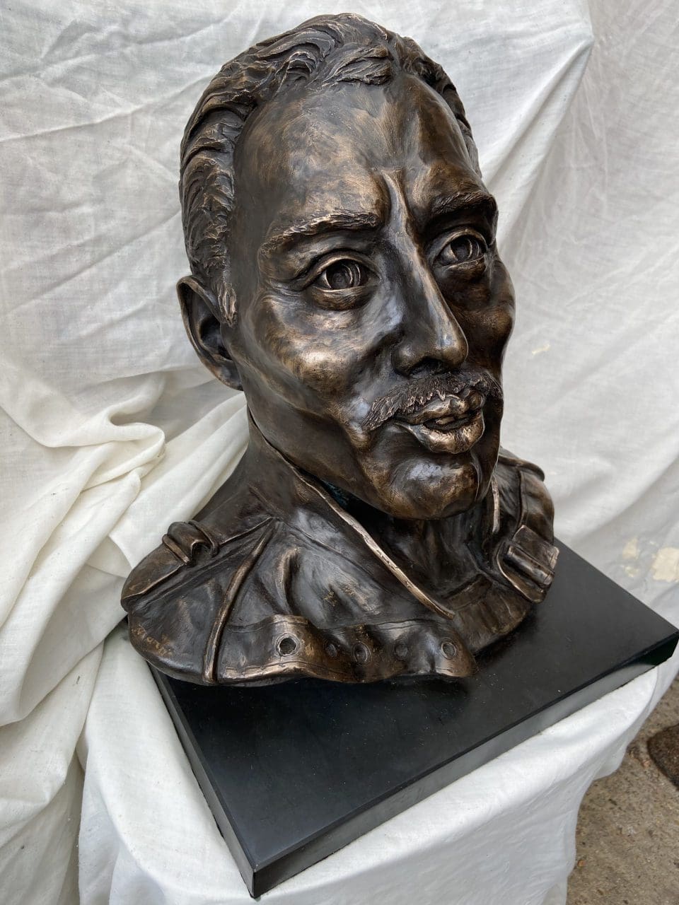 Freddie Mercury (Pop Star Portrait Bust Head Face statue) - Image 4
