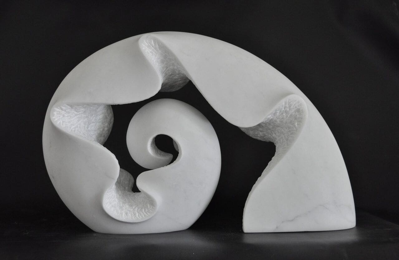 Caracola (Carved Marble White Seashell)