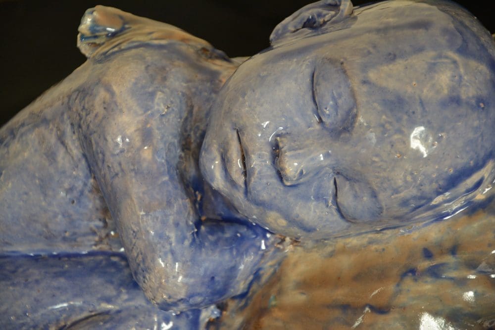 On the Wings (Sleeping Baby Angel Ceramic statuette) - Image 3