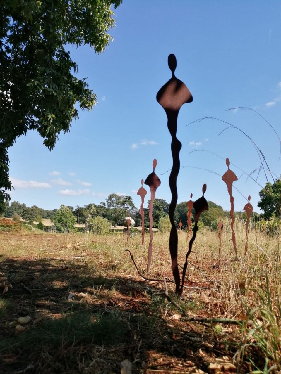 Set of Figures (Contemporary Tall Wavy Humans Garden statues) - Image 5