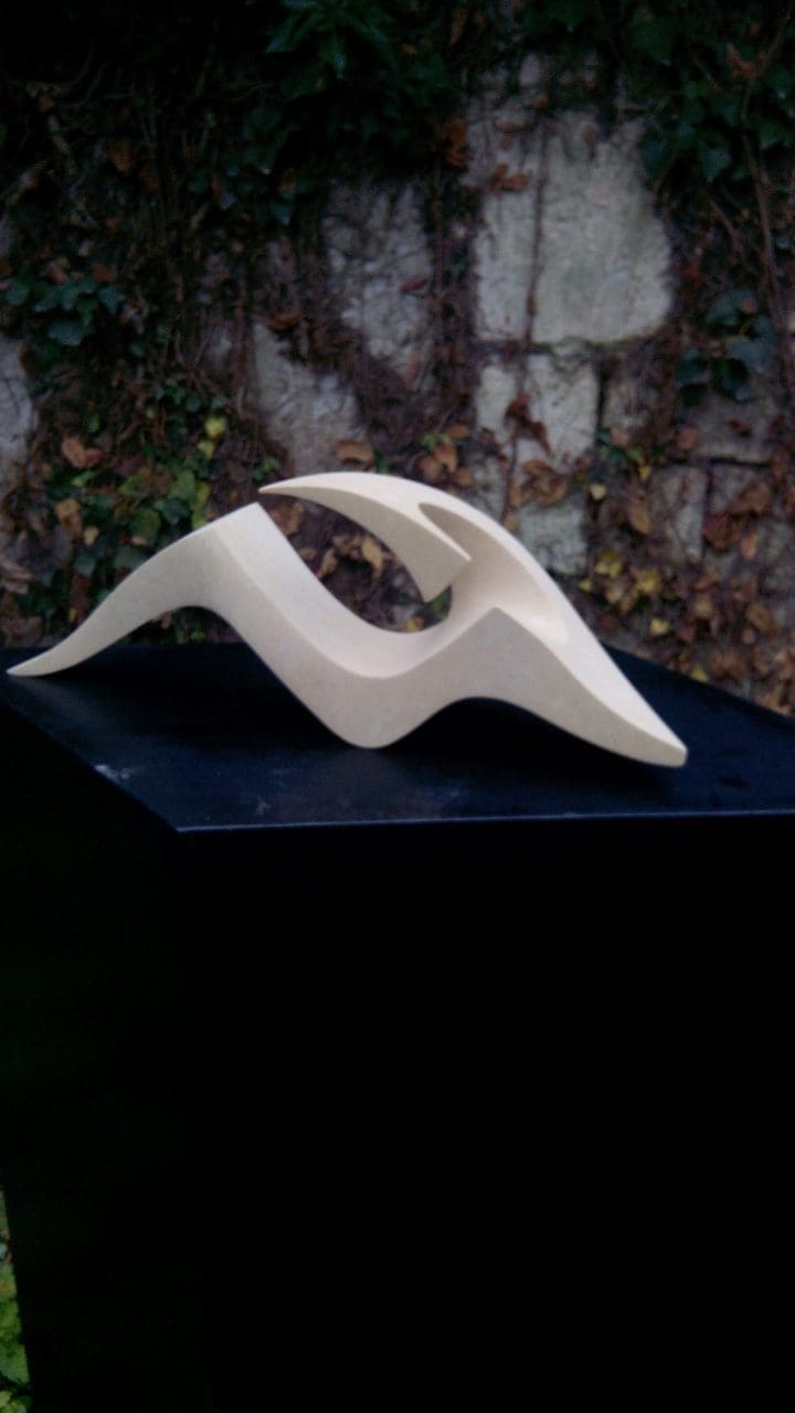 Abstraite Blanc (Small White Stone statue) - Image 3