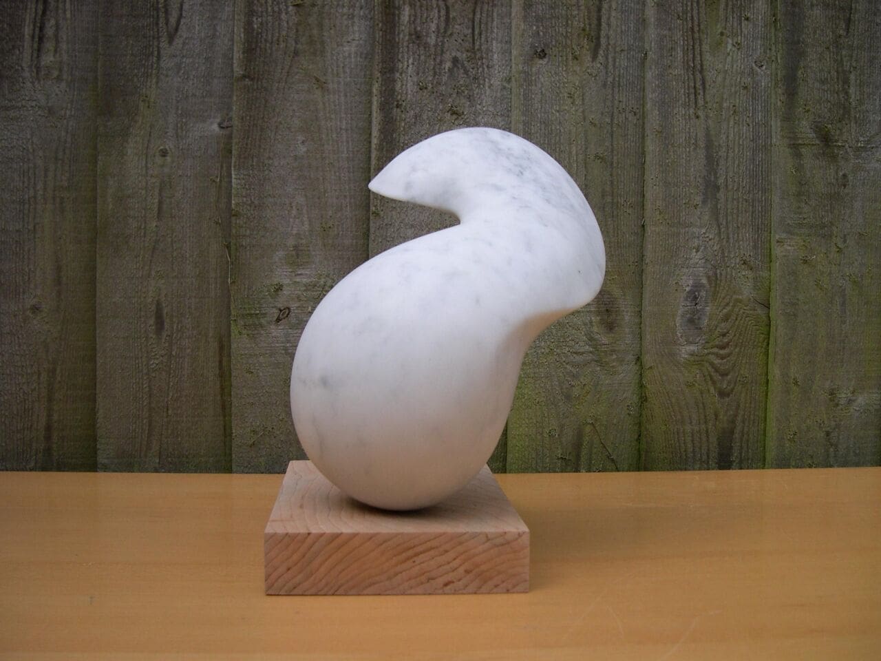 Le Petit Blanc (Small White Abstract Stone statue) - Image 2