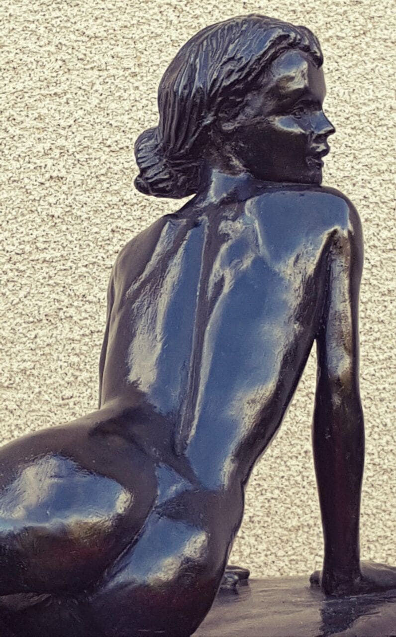 EURYDICE (Small Sitting Nude Goddess Bronze statue) - Image 3