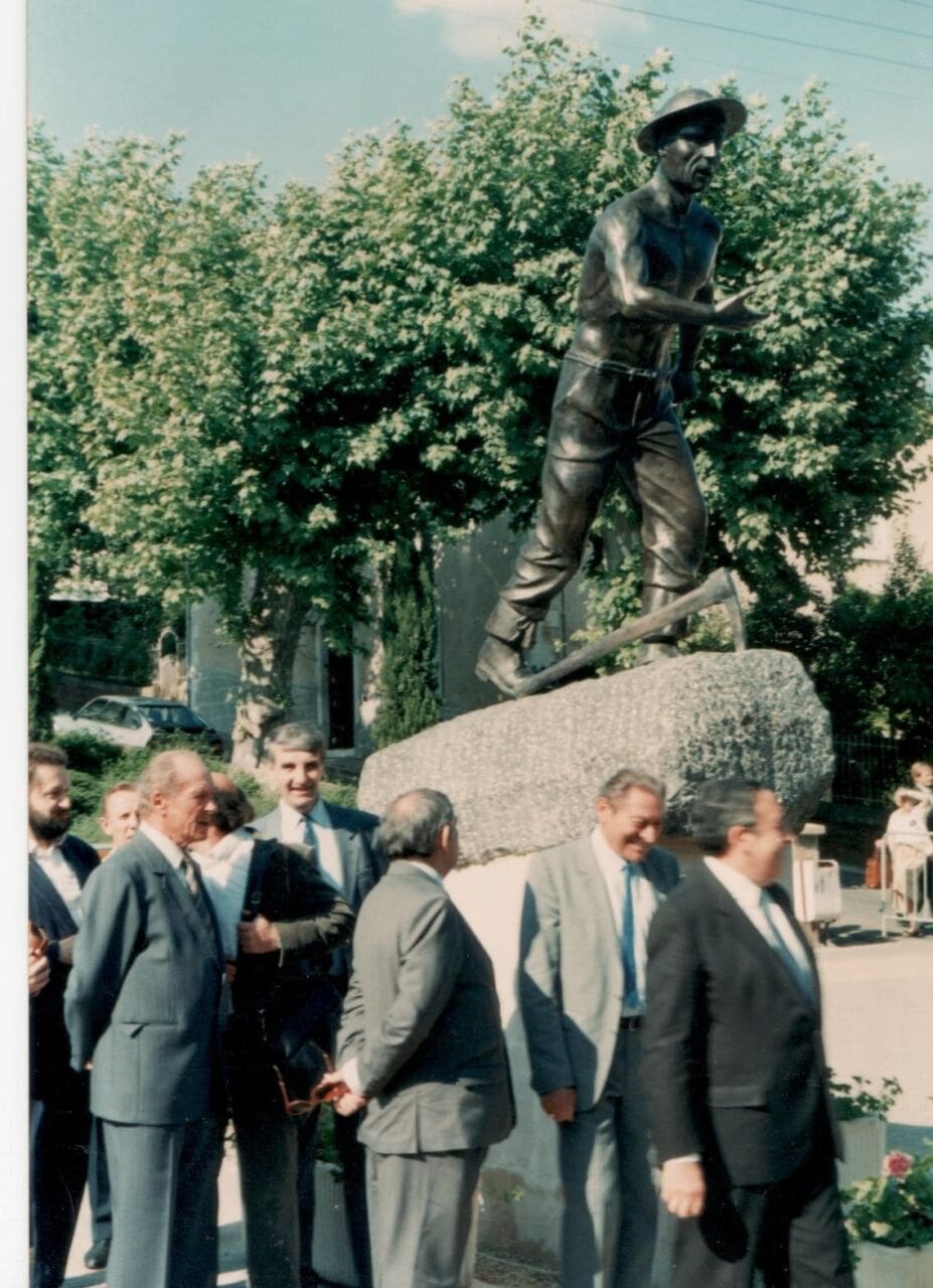 LE MINEUR (Outsize Coal Miner Bronze sculptures) - Image 2