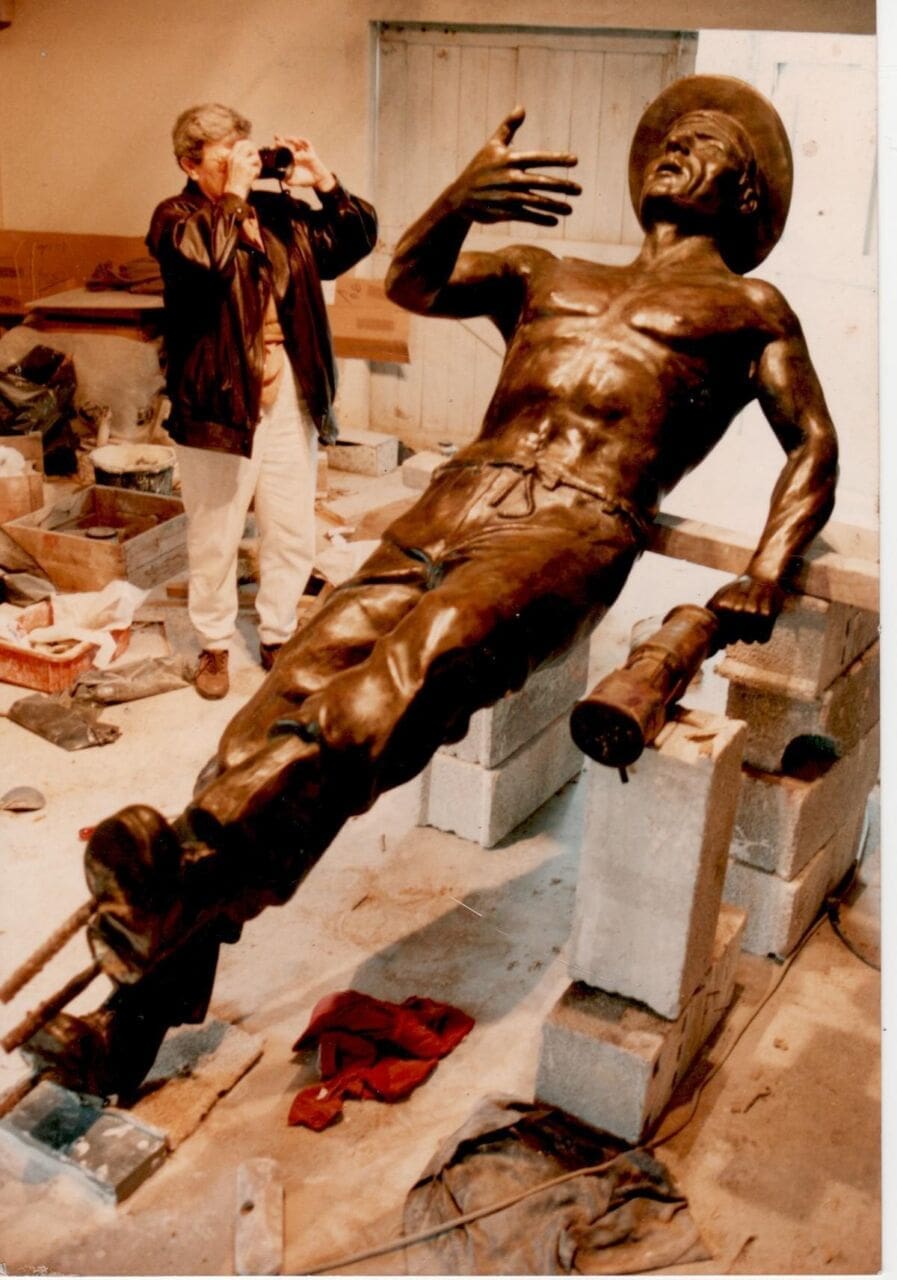 LE MINEUR (Outsize Coal Miner Bronze sculptures) - Image 5