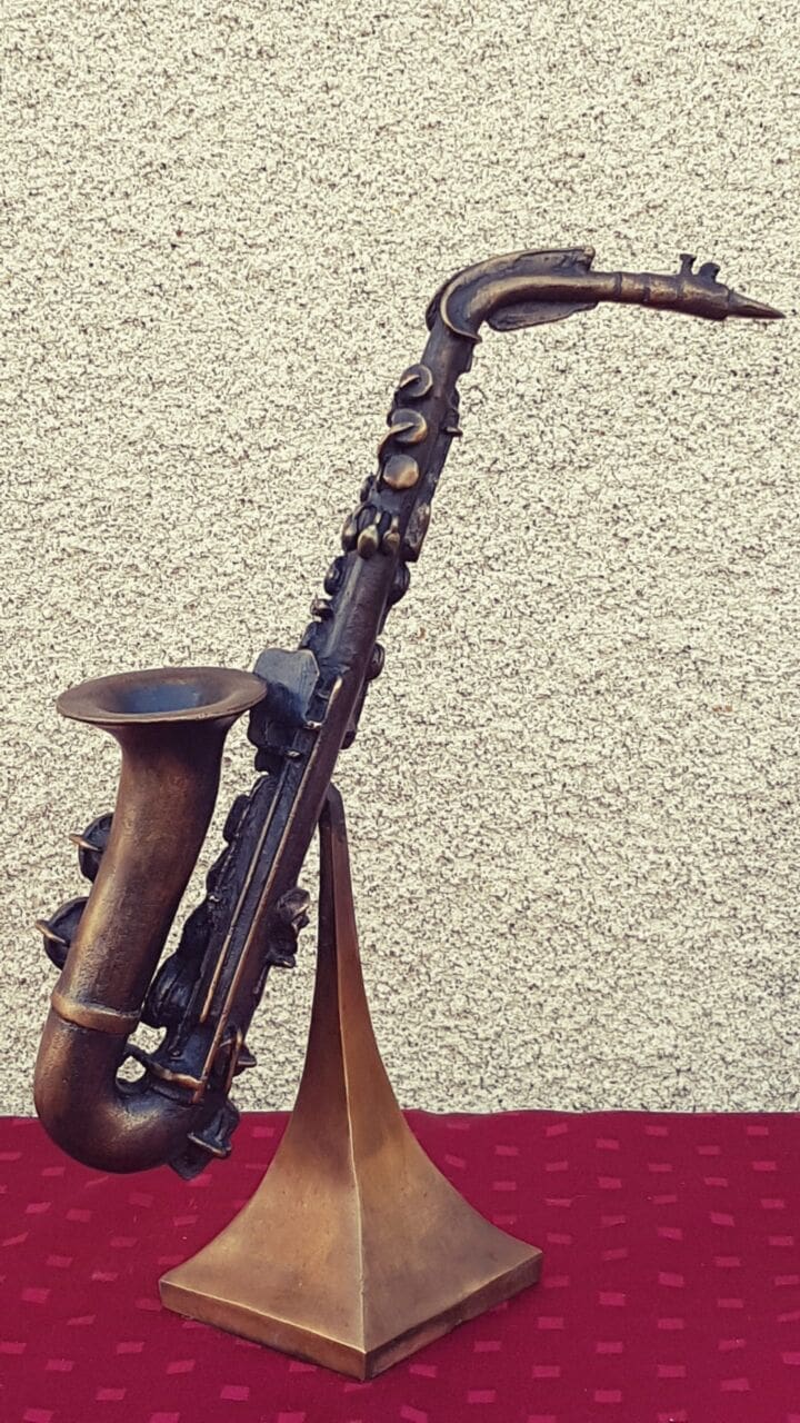 LE SAXO (Small Bronze Jazz Saxaphone sculpture) SOLD - Image 4