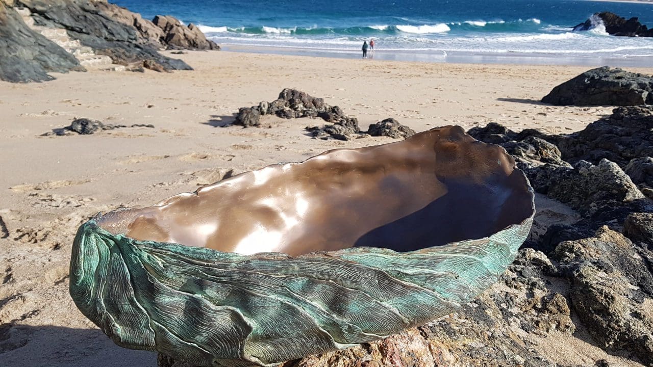 Oyster Shell (Big Outsize Oyster Shell Marine statuette) - Image 3