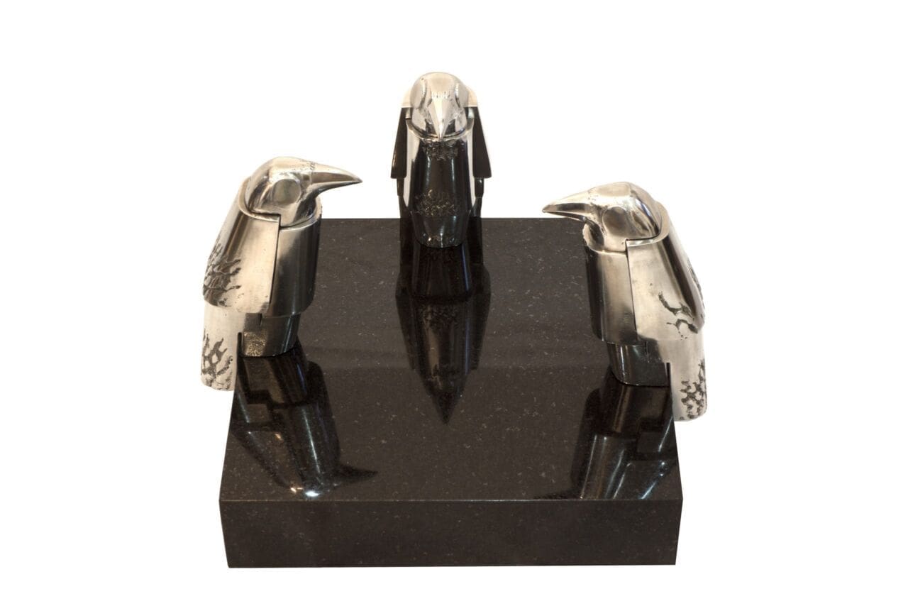 Consilium - Tower Crow (Contemporary Seated Crows Statue) - Image 2