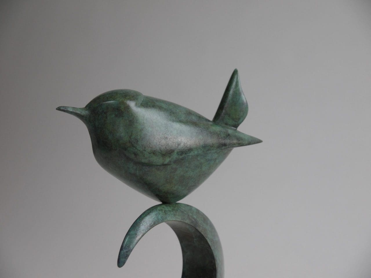 Brenin (Small Bronze Wren Bird Perched statuette) - Image 5