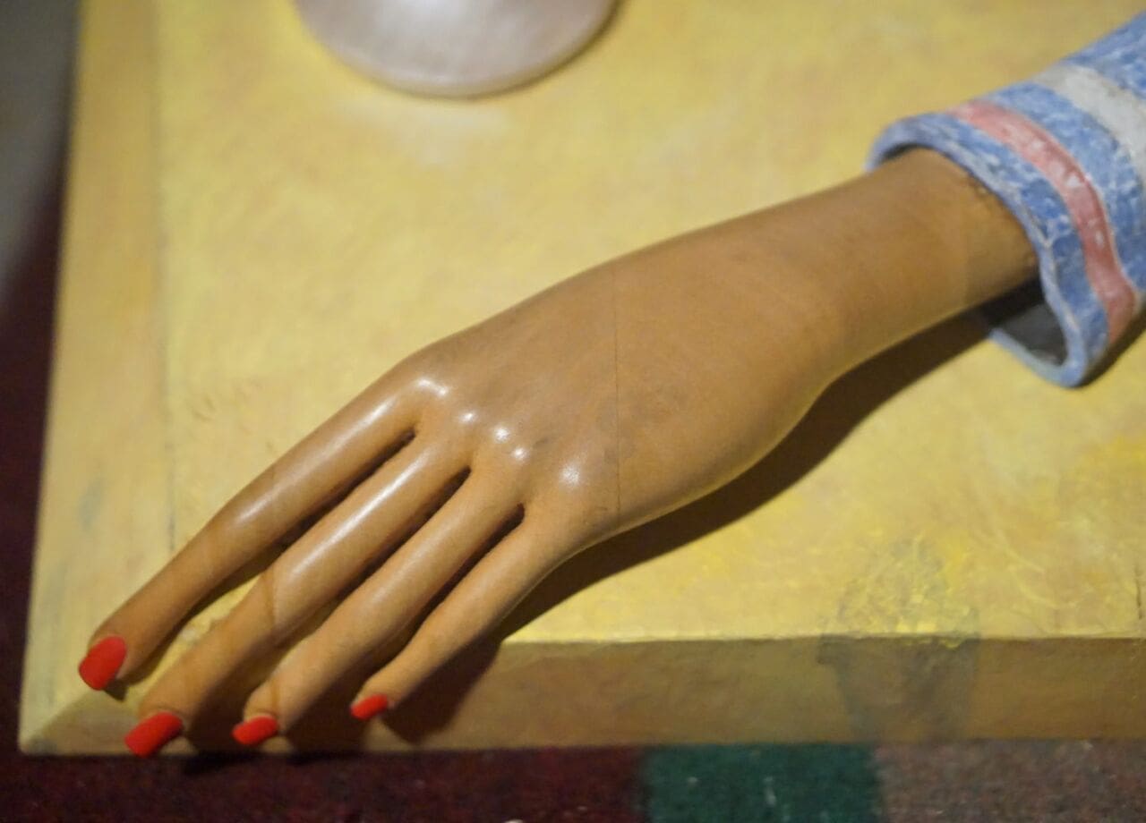 A Girl with a Glass (Coloured Modern statue) - Image 4