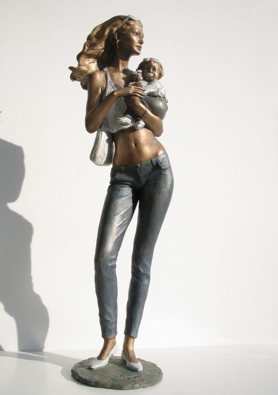 Mom Denjse (Bronze Happy Young Mother Child statue) - Image 3