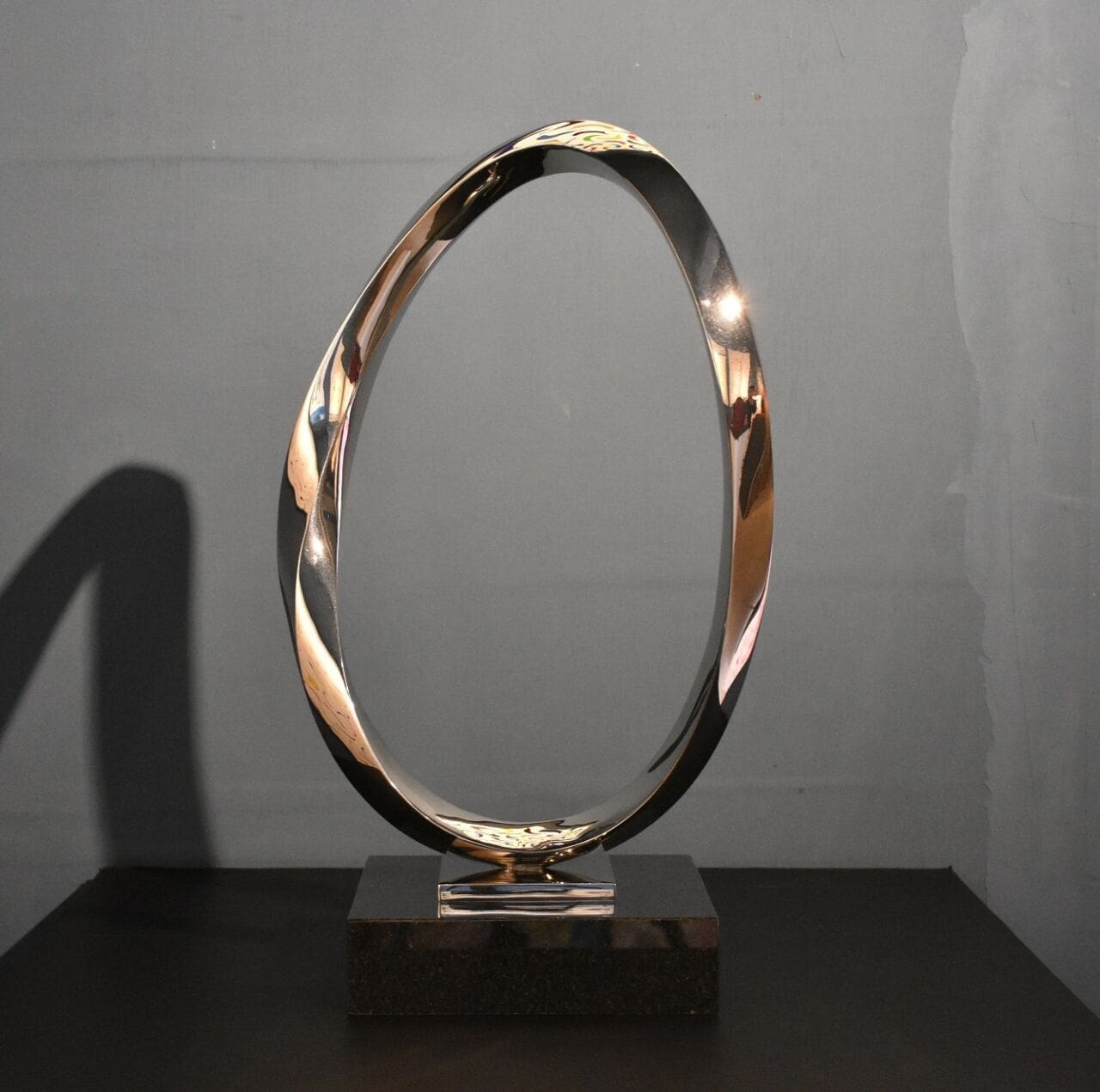 Endless Curve No.1 (Outdoor stainless Steel Loop statue) - Image 2