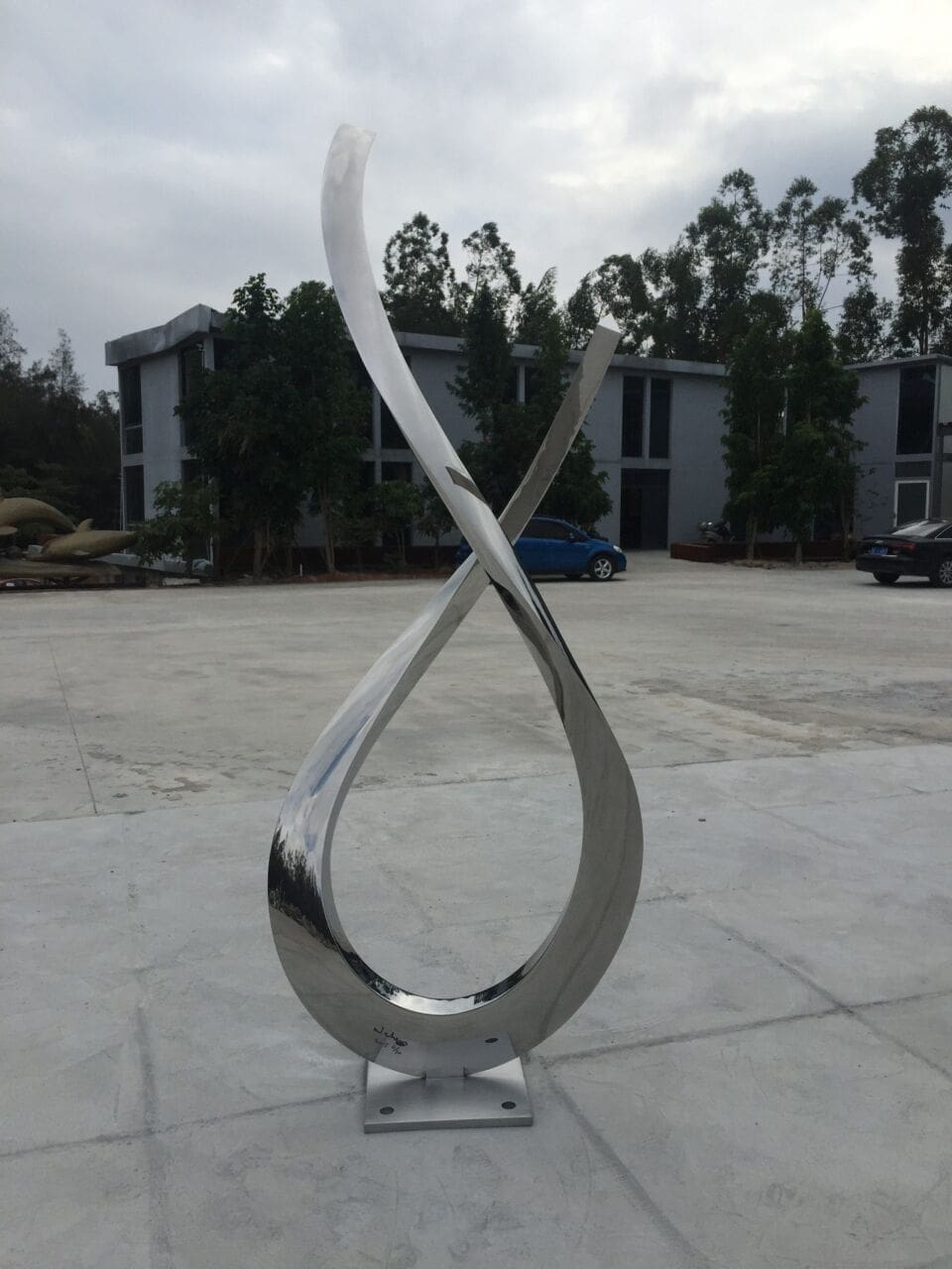 Growing No.3 (Big stainless Steel Modern sculpture)