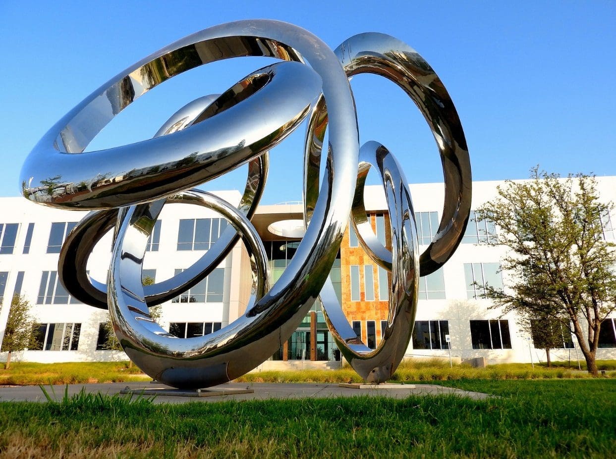 Triple Infinity Curve (Large Modern Abstract Outdoor Sculpture) - Image 3