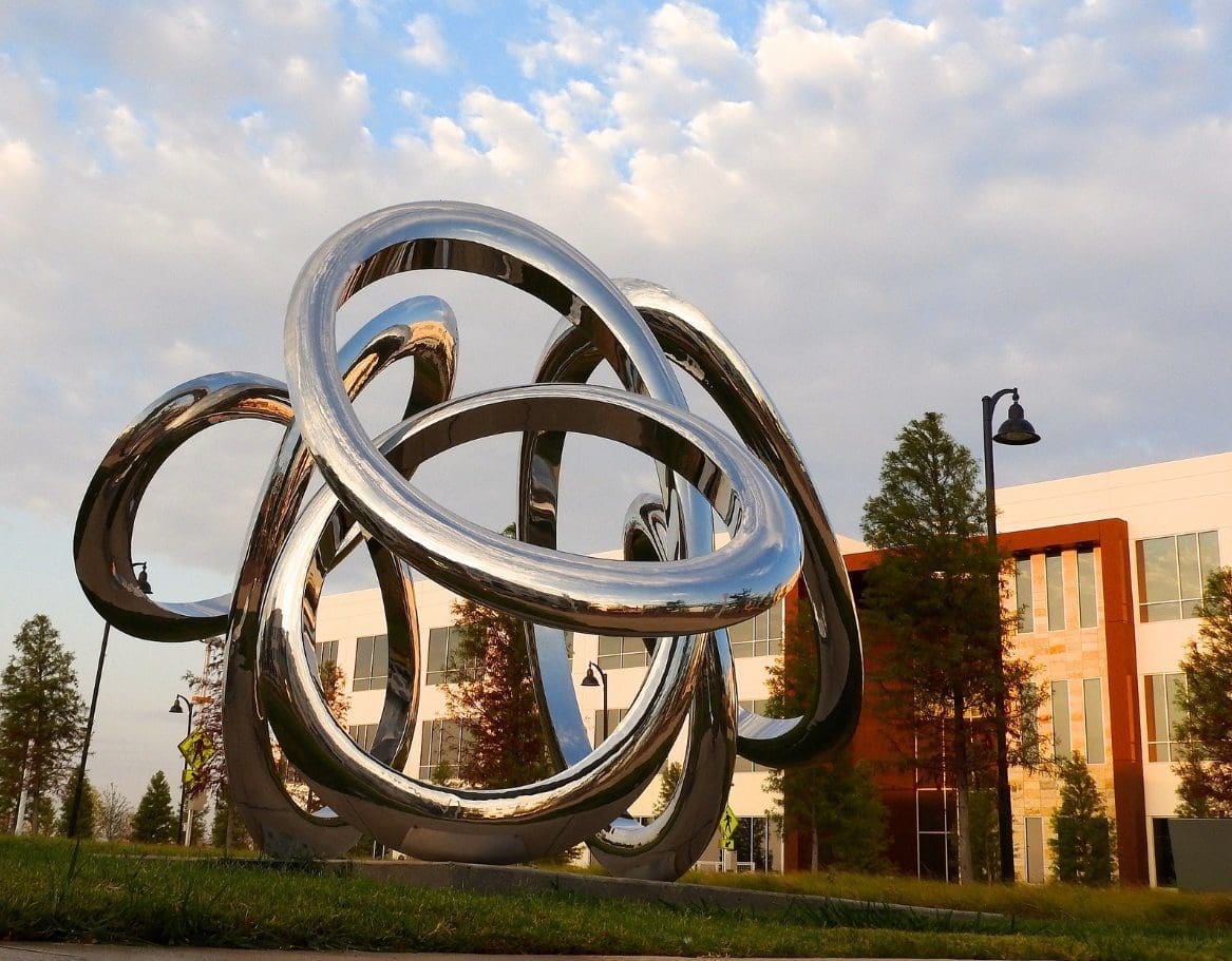 Triple Infinity Curve (Large Modern Abstract Outdoor Sculpture) - Image 4