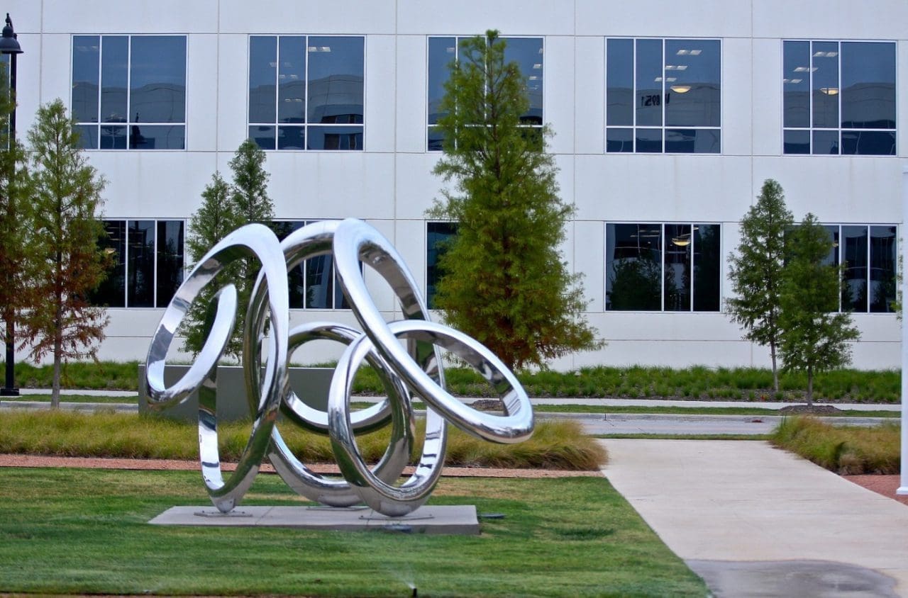 Triple Infinity Curve (Large Modern Abstract Outdoor Sculpture) - Image 5