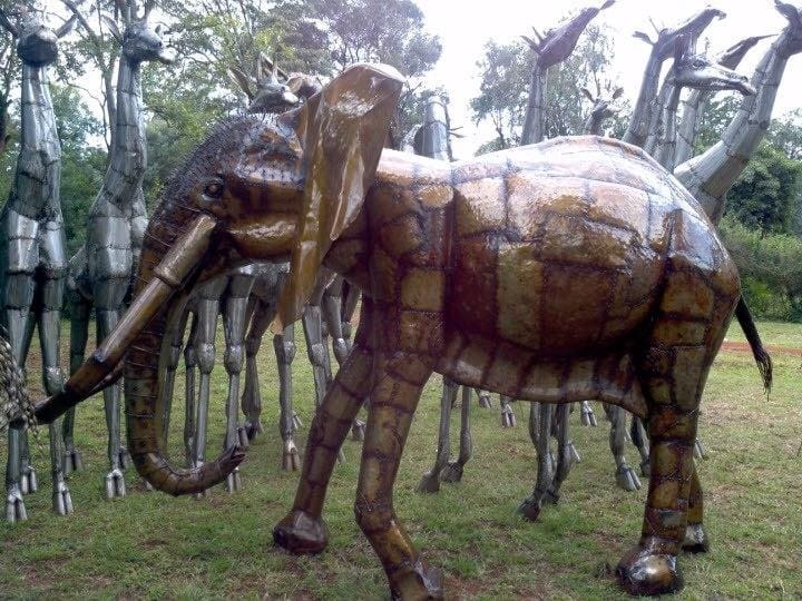 Baby Elephant (Young Calf sculpture) - Image 4