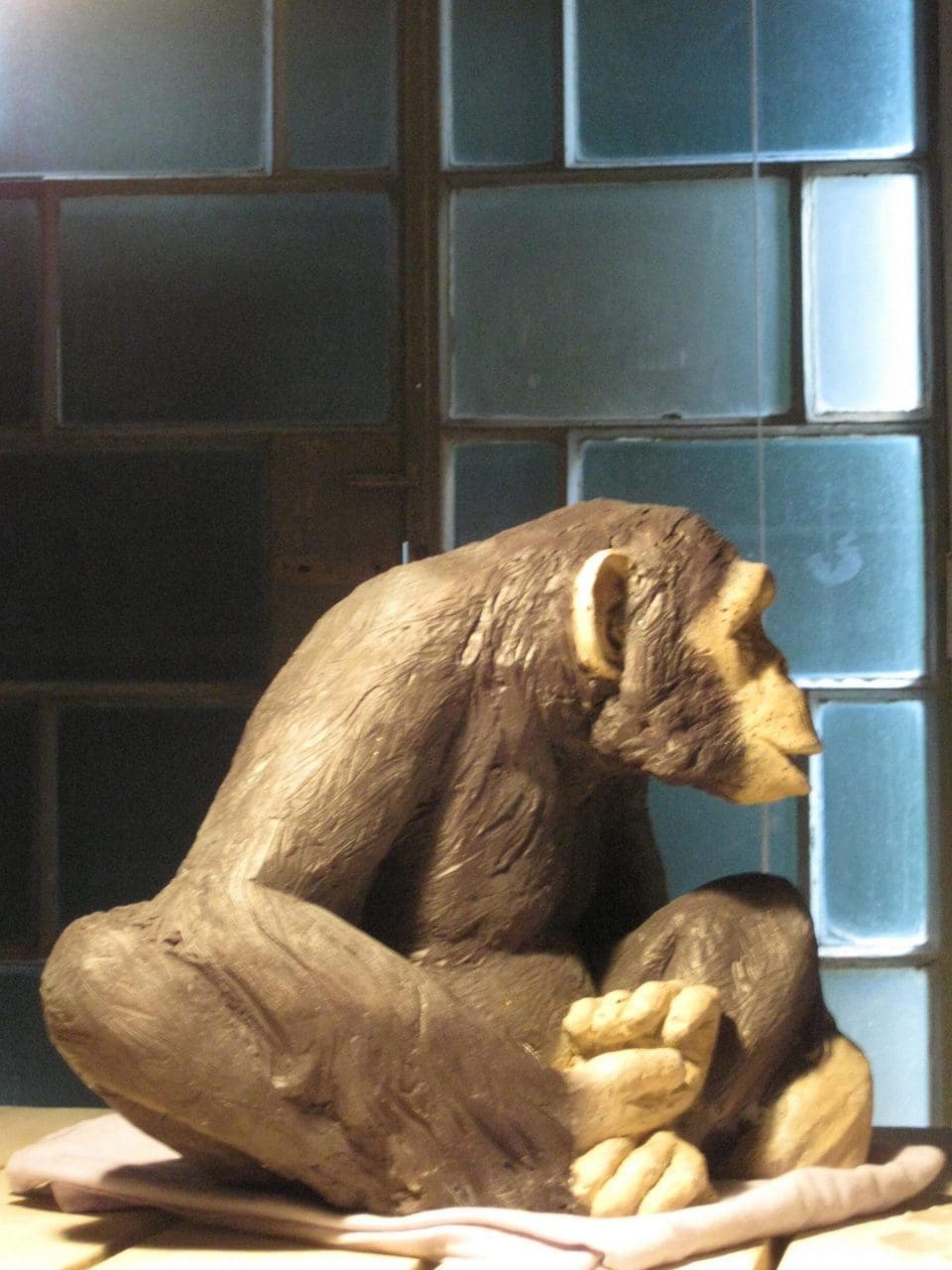 Chimpanzee (Cement Fondue Life Like Primate statue) - Image 4