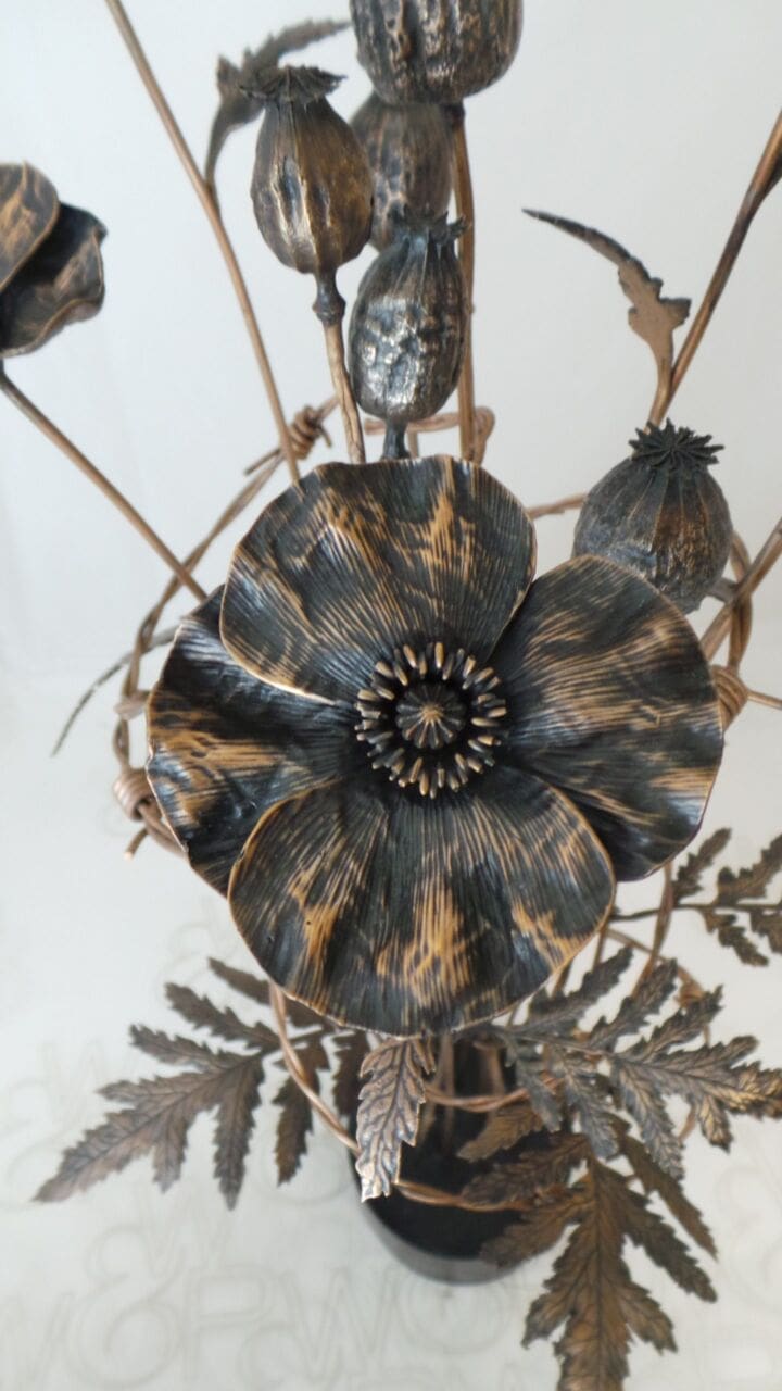 Poppy (Bronze Bunch Armistice Flower statue) - Image 2