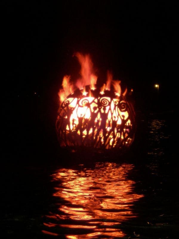Fireball sculpture on Water (Big Steel Round statues) - Image 4
