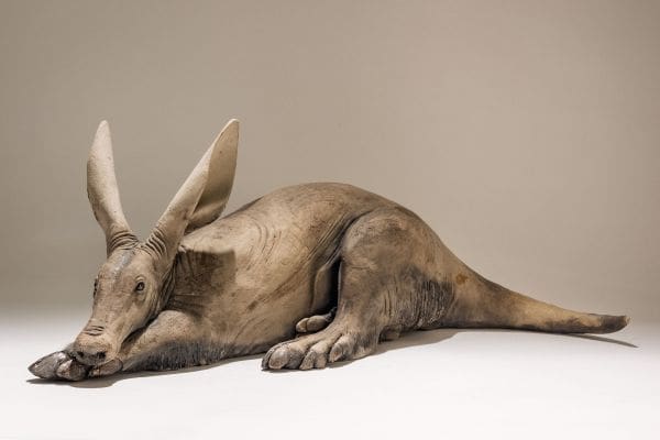 Aardvark sculpture (Raku fired ceramic statuette figurine) - Image 2