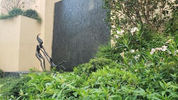 Big Amusement (Mother and Child Modern sculpture)