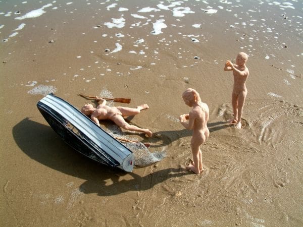 Hashtag Tragedy (Beached Family Sea Accident statues)