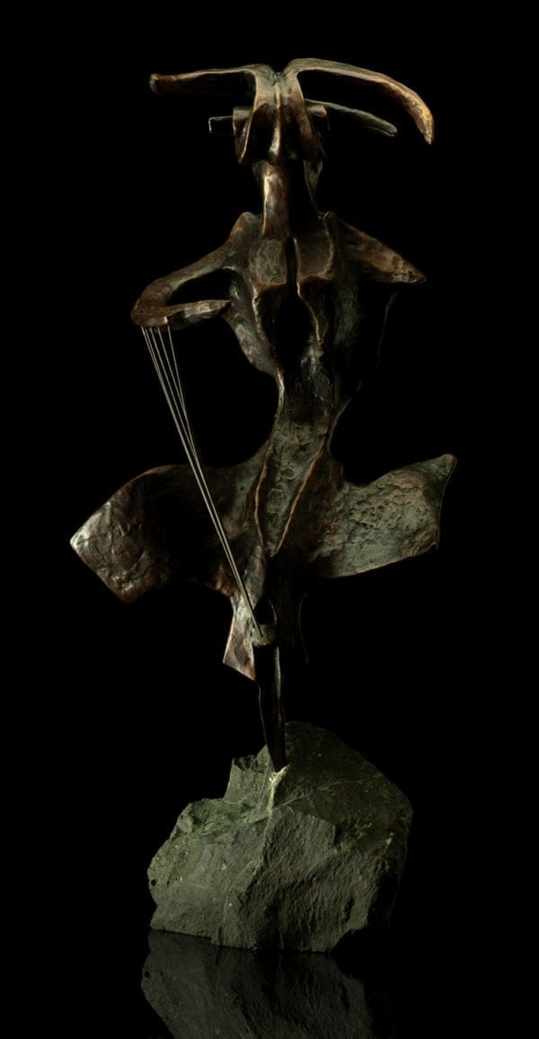 No3 (Abstract Musical Instrument Player sculpture)
