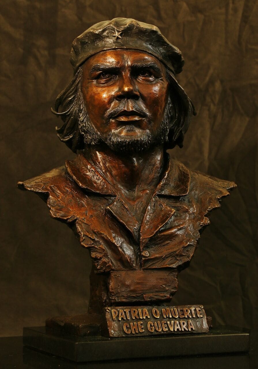 Bronze portrait sculpture of Ernesto Che Guevara by Brandon Borgelt