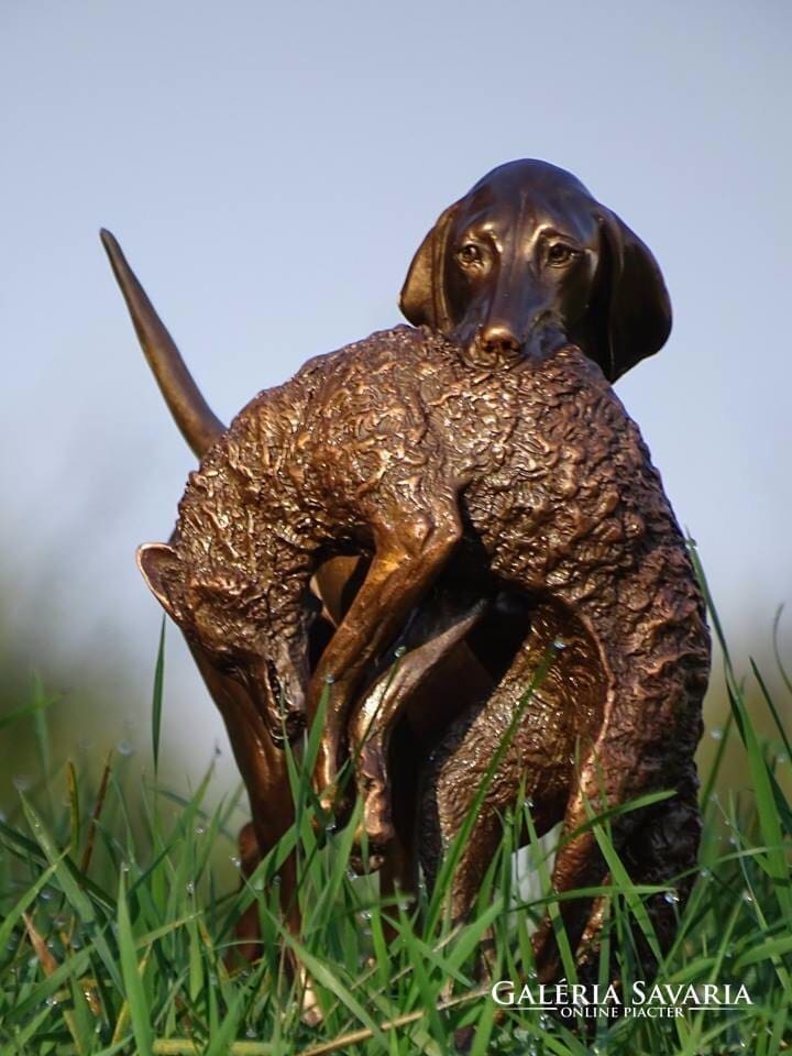 Hungarian Vizsla bronze sculpture fetching a fox by Anna Tölgyesi Poós