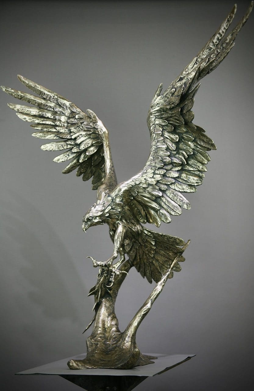 Osprey Arrival bronze bird of prey sculpture by Andrzej Szymczyk