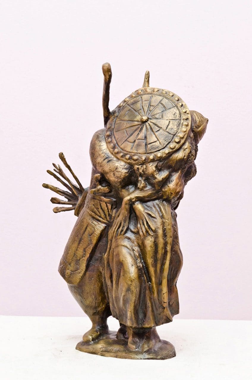 Bronze figurative sculpture titled Good Bye by Zakir Ahmedov for indoor display