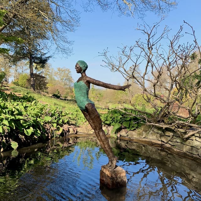 Diving into the Ocean of Life(Bronze Female Sculpture)