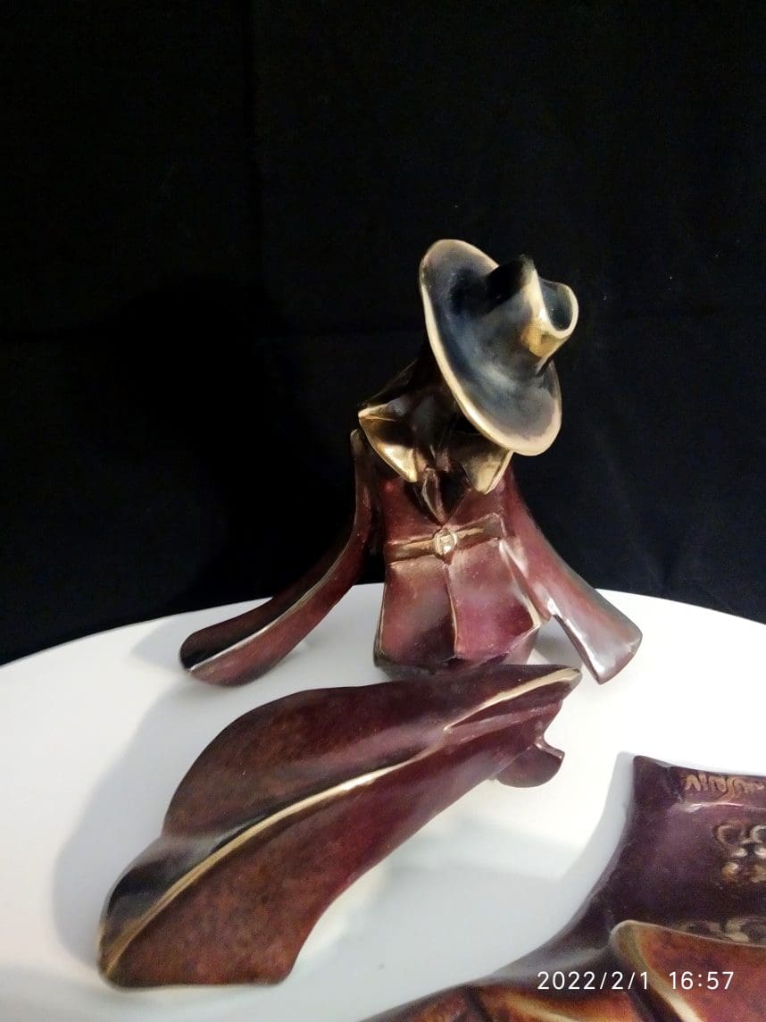 In the Park (Abstract Lovers Lying Bronze Sculpture) - Image 2